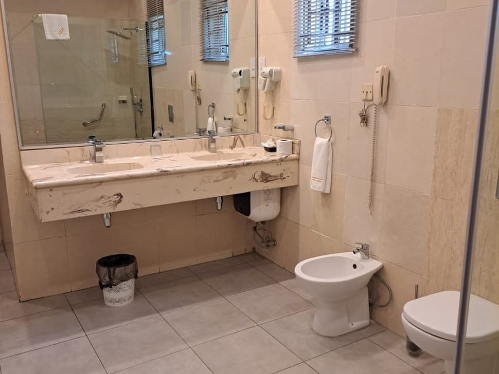 Marble twin vanity